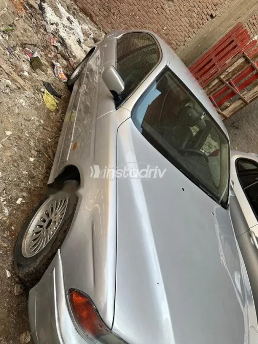 بي ام دبليو 520 2002 فضي مستعملة للبيع - 2