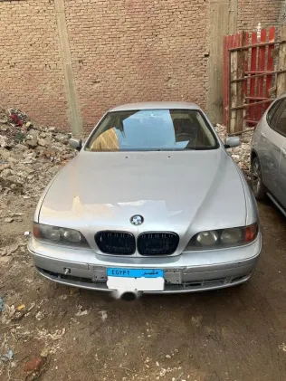 بي ام دبليو 520 2002 فضي مستعملة للبيع