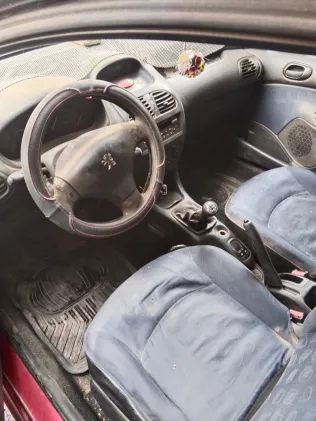 بيجو 206 2002 أبيض مستعملة للبيع