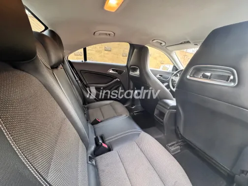 مرسيدس CLA 180 2018 أبيض مستعملة للبيع - 1