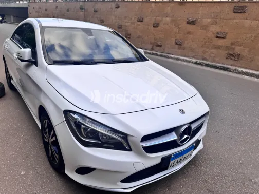 مرسيدس CLA 180 2018 أبيض مستعملة للبيع - 2