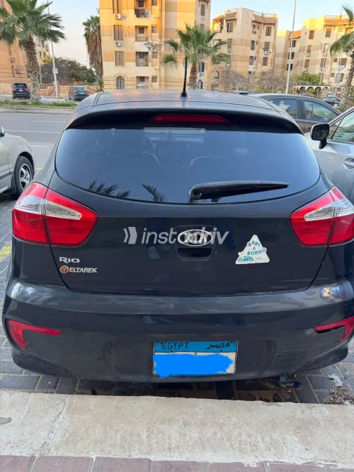 Kia Rio 2015 White Used for Sale - 2