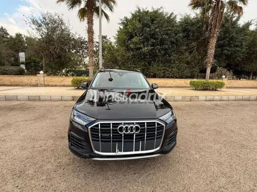 Audi Q7 2021 Black Used for Sale - 1