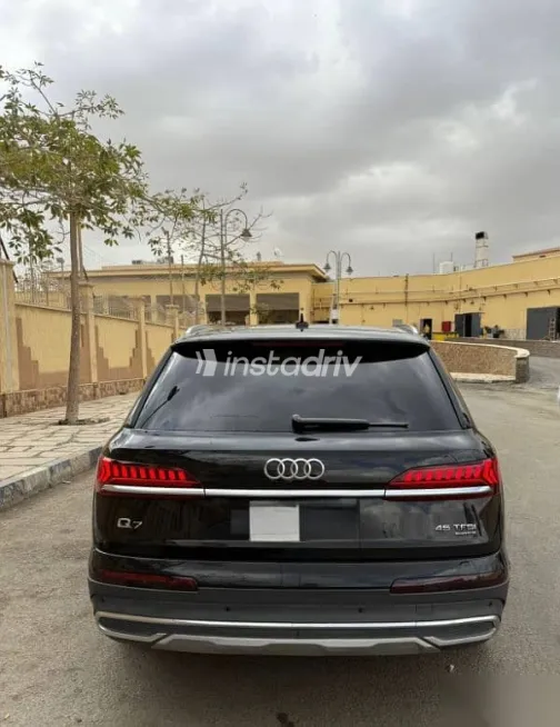Audi Q7 2021 Black Used for Sale - 5