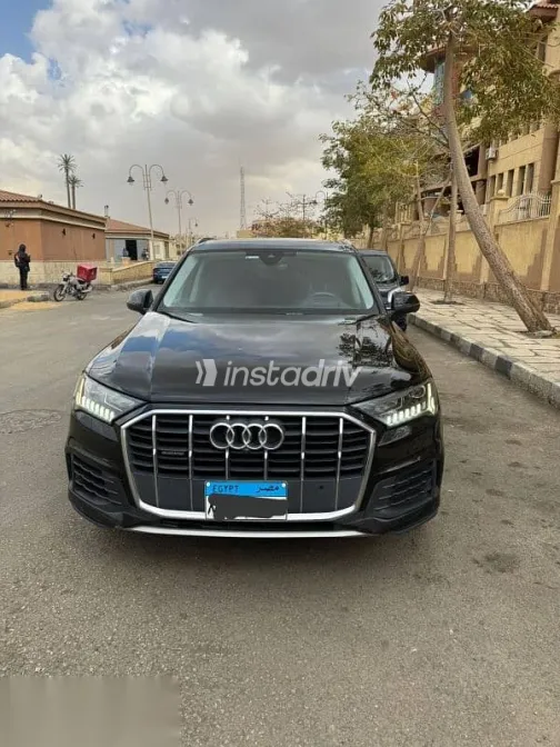 Audi Q7 2021 Black Used for Sale - 6