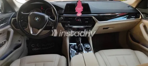 بي ام دبليو 520 2019 فضي مستعملة للبيع - 7