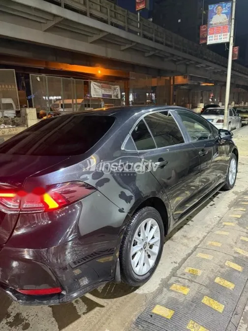 تويوتا كورولا 2022 أسود مستعملة للبيع - 2