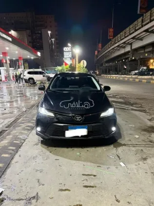 تويوتا كورولا 2022 أسود مستعملة للبيع