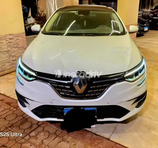 Renault Megane 2022 White Used for Sale - 3