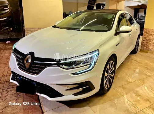 Renault Megane 2022 White Used for Sale - 4