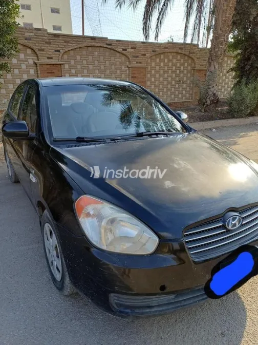 هيونداي اكسنت 2010 أسود مستعملة للبيع - 1