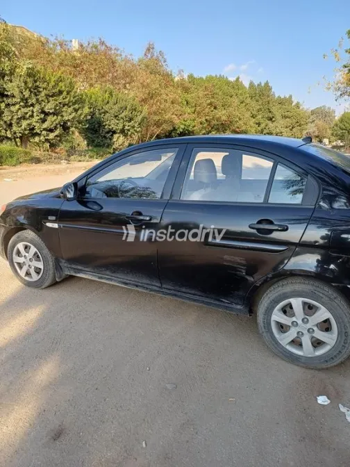 هيونداي اكسنت 2010 أسود مستعملة للبيع - 3