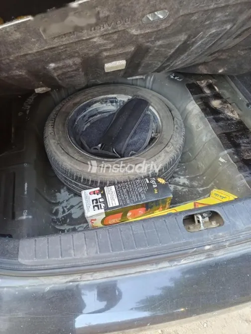 هيونداي اكسنت 2010 أسود مستعملة للبيع - 9