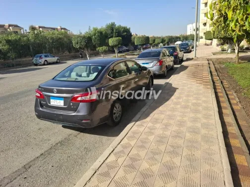 نيسان سنترا 2019 أبيض مستعملة للبيع - 2