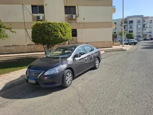 نيسان سنترا 2019 أبيض مستعملة للبيع