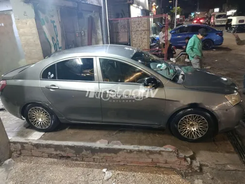 جيلي EC7 2015 رمادي مستعملة للبيع - 6