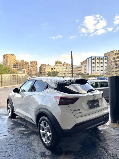 Nissan Juke 2021 White Used for Sale - 4