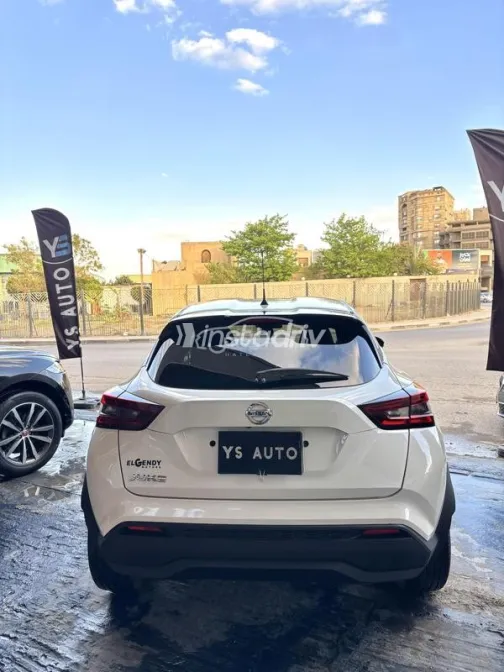 Nissan Juke 2021 White Used for Sale - 7