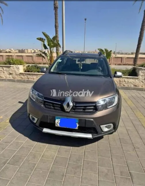 رينو سانديرو  ( ستيب  واى ) 2018 برونزي مستعملة للبيع - 1