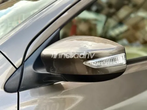 نيسان صنى 2024 ذهبي مستعملة للبيع - 6