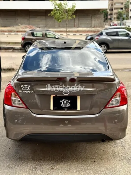 نيسان صنى 2024 ذهبي مستعملة للبيع - 9