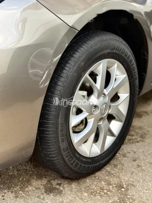 نيسان صنى 2024 ذهبي مستعملة للبيع - 10