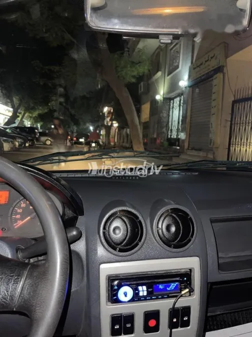 رينو لوجان 2009 ذهبي مستعملة للبيع - 6