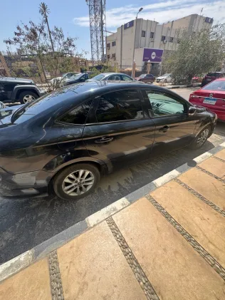 فورد مونديو 2011 أبيض مستعملة للبيع