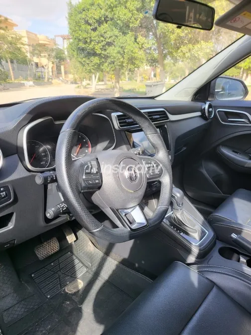 ام جى ZS 2024 أبيض مستعملة للبيع - 5