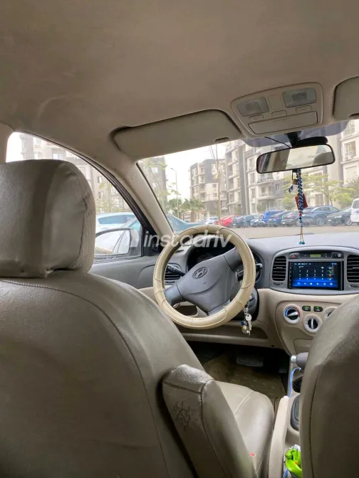 هيونداي اكسنت 2009 أبيض مستعملة للبيع - 9