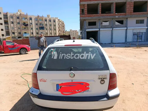 سكودا اوكتافيا A4 1999 أبيض مستعملة للبيع - 7