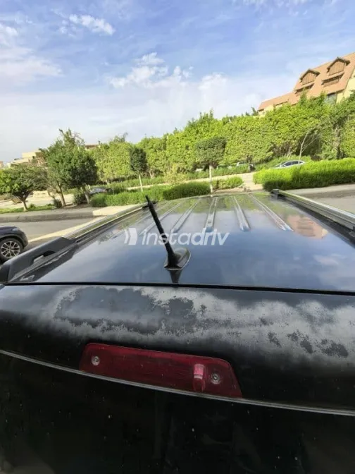 جيب شيروكي 2012 أسود مستعملة للبيع - 4