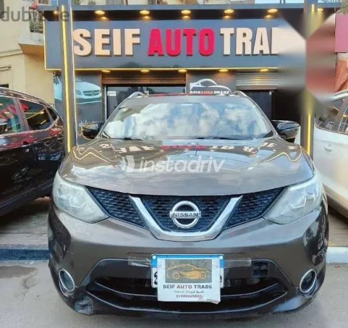 نيسان قشقاي 2017 بني مستعملة للبيع - 1