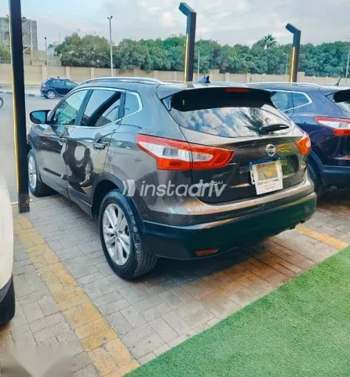 نيسان قشقاي 2017 بني مستعملة للبيع - 3