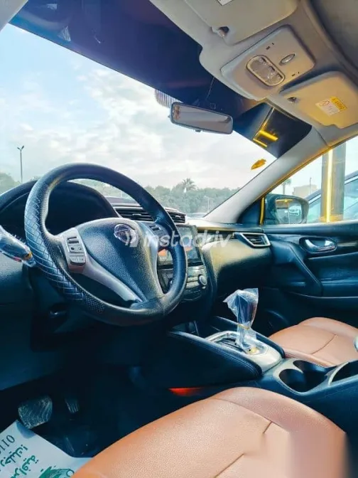 نيسان قشقاي 2017 بني مستعملة للبيع - 7