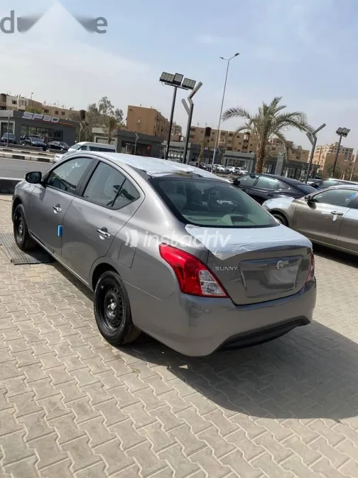 نيسان صنى 2026 فضي جديدة للبيع - 3