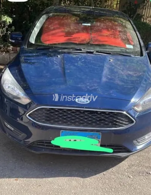 فورد فوكس 2017 أزرق غامق مستعملة للبيع - 1