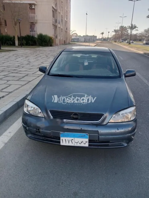 اوبل أسترا 2001 رمادي غامق مستعملة للبيع - 1