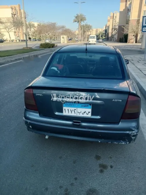 اوبل أسترا 2001 رمادي غامق مستعملة للبيع - 2