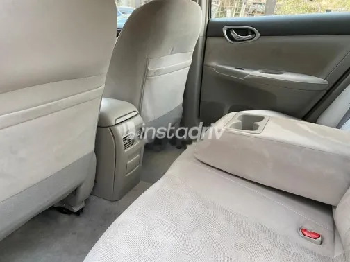 Nissan Sentra 2018 White Used for Sale - 9