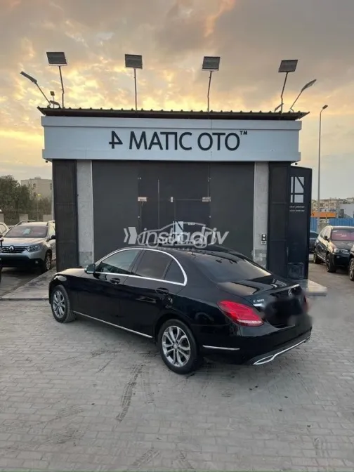 مرسيدس C 180 2015 أسود مستعملة للبيع - 9