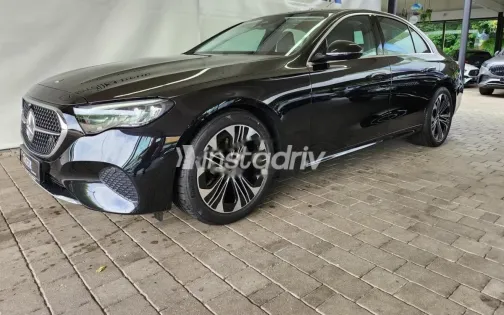مرسيدس E 200 2024 أسود مستعملة للبيع - 1