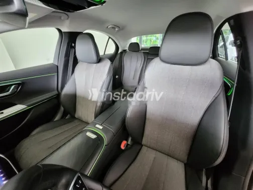 مرسيدس E 200 2024 أسود مستعملة للبيع - 3