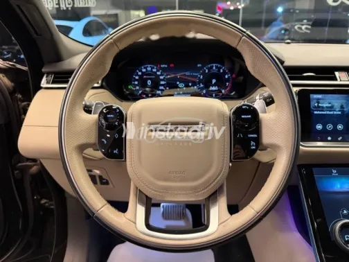 Land Rover Velar 2020 Black Used for Sale - 8