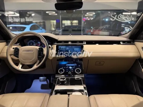 Land Rover Velar 2020 Black Used for Sale - 9