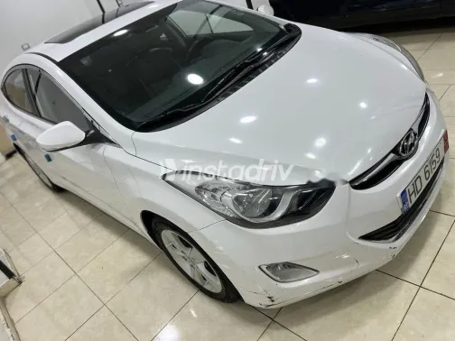 هيونداي افانتي 2013 أبيض مستعملة للبيع - 3