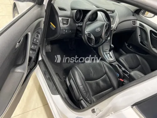 هيونداي افانتي 2013 أبيض مستعملة للبيع - 6