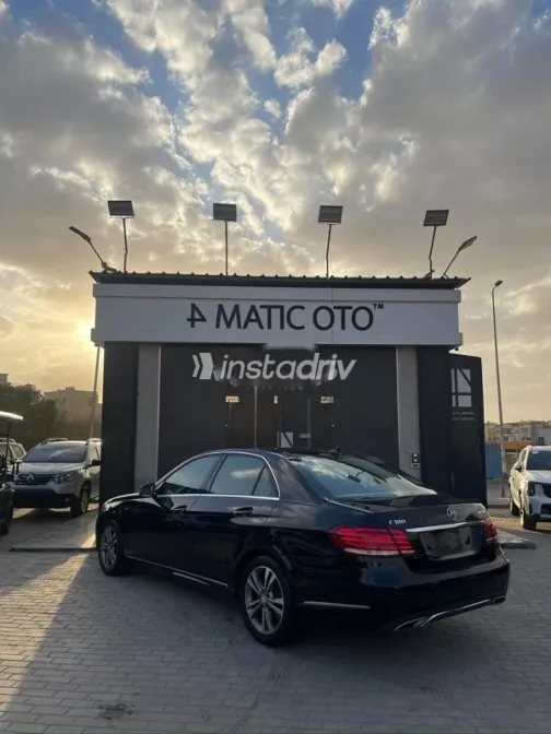 مرسيدس E 180 2016 أسود مستعملة للبيع - 5