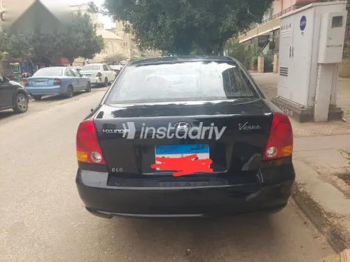 هيونداي فيرنا 2012 أسود مستعملة للبيع - 4