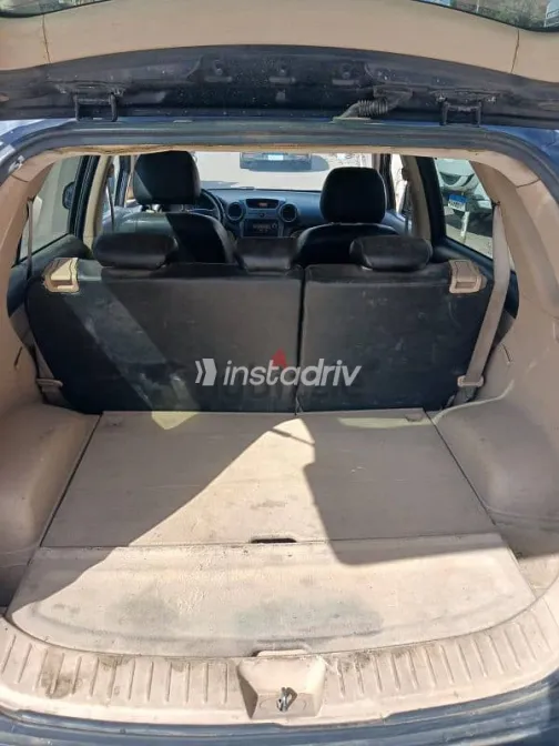 كيا كارينز 2012 أسود مستعملة للبيع - 8